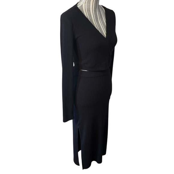 Abercrombie & Fitch Skirt Set S/M
Black Ribbed Wrap Crop Top & Maxi Skirt Stretc - Picture 5 of 16